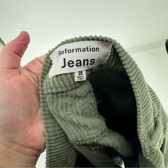 Reformation Cynthia High Rise Straight Corduroy Pants in Sage Green Size 28 - Picture 5 of 6